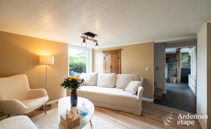 Charmante fermette voor 6 personen in Bastogne met binnen- en buitenjacuzzi