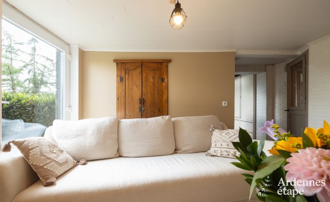 Charmante fermette voor 6 personen in Bastogne met binnen- en buitenjacuzzi