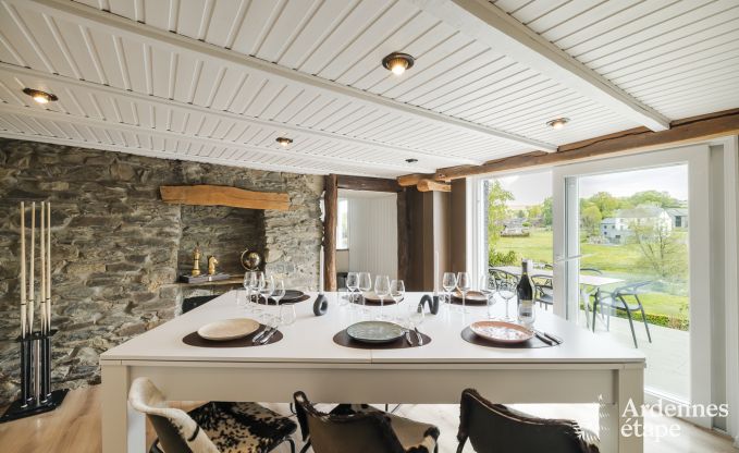 Charmante fermette voor 6 personen in Bastogne met binnen- en buitenjacuzzi