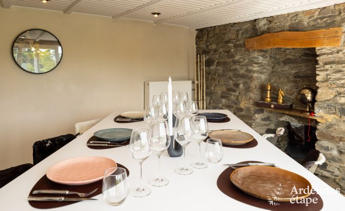 Charmante fermette voor 6 personen in Bastogne met binnen- en buitenjacuzzi