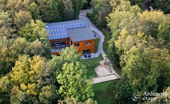 Ruime chalet voor groepen in Beauraing, Ardennen