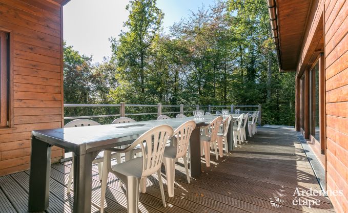 Ruime chalet voor groepen in Beauraing, Ardennen