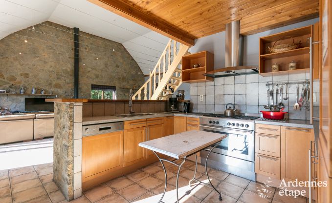 Ruime chalet voor groepen in Beauraing, Ardennen