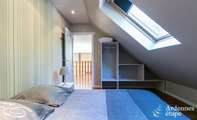Ruime chalet voor groepen in Beauraing, Ardennen