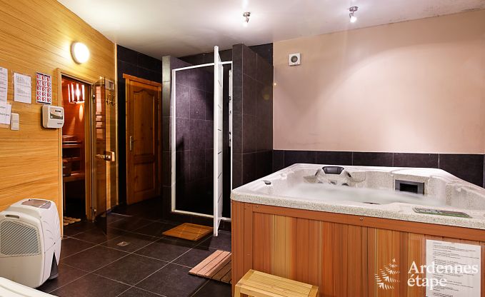 Ruime chalet voor groepen in Beauraing, Ardennen