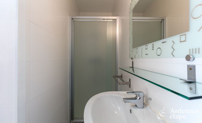 Ruime chalet voor groepen in Beauraing, Ardennen