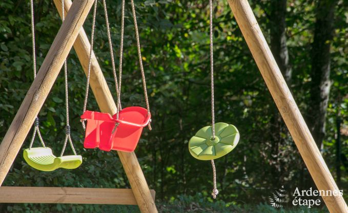 Ruime chalet voor groepen in Beauraing, Ardennen