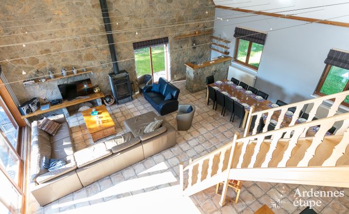 Ruime chalet voor groepen in Beauraing, Ardennen