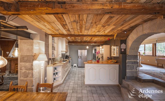 Mooie Vakantiewoning met zwembad, sauna en spelen in Beauraing voor 15 personen in de Ardennen