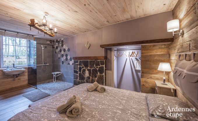 Mooie Vakantiewoning met zwembad, sauna en spelen in Beauraing voor 15 personen in de Ardennen