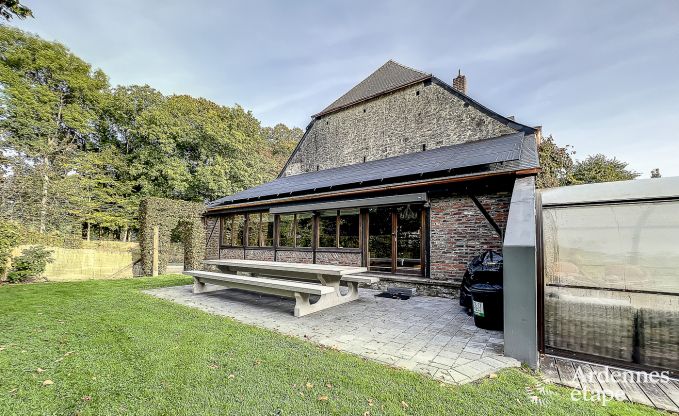 Mooie Vakantiewoning met zwembad, sauna en spelen in Beauraing voor 15 personen in de Ardennen