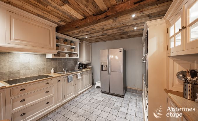 Mooie Vakantiewoning met zwembad, sauna en spelen in Beauraing voor 15 personen in de Ardennen