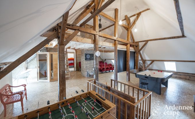 Mooie Vakantiewoning met zwembad, sauna en spelen in Beauraing voor 15 personen in de Ardennen