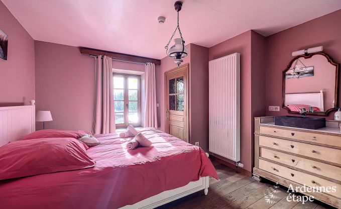 Mooie Vakantiewoning met zwembad, sauna en spelen in Beauraing voor 15 personen in de Ardennen