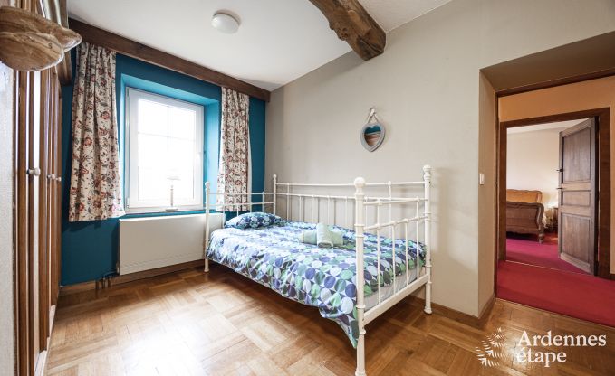 Mooie Vakantiewoning met zwembad, sauna en spelen in Beauraing voor 15 personen in de Ardennen