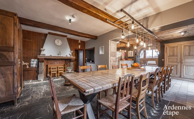 Mooie Vakantiewoning met zwembad, sauna en spelen in Beauraing voor 15 personen in de Ardennen