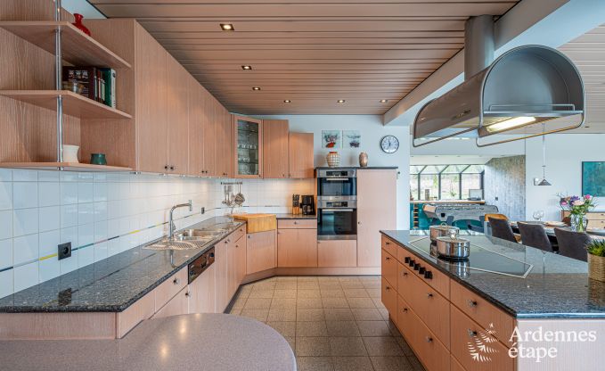 Charmante en ruime vakantiewoning met zwembad in Beauraing, Ardennen