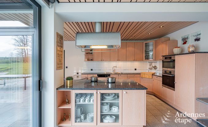 Charmante en ruime vakantiewoning met zwembad in Beauraing, Ardennen