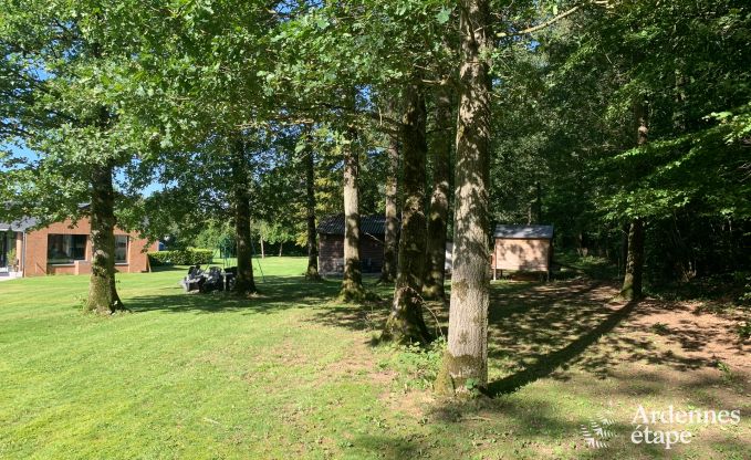 Charmante en ruime vakantiewoning met zwembad in Beauraing, Ardennen