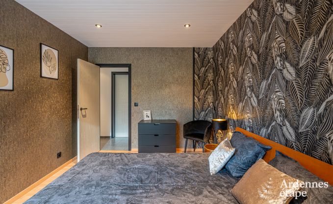 Charmante en ruime vakantiewoning met zwembad in Beauraing, Ardennen