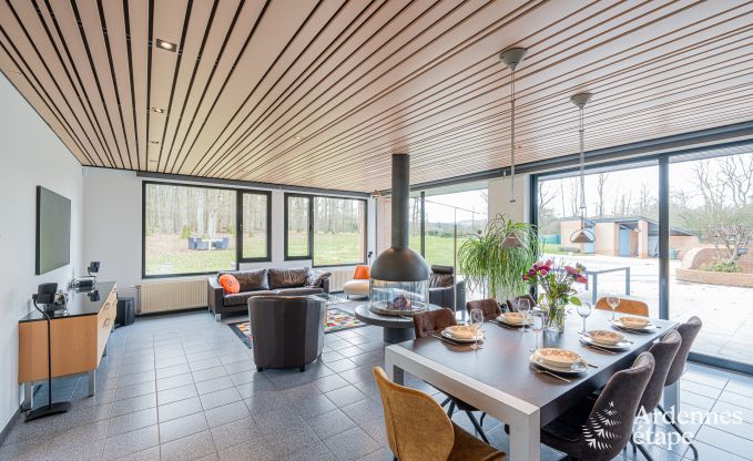 Charmante en ruime vakantiewoning met zwembad in Beauraing, Ardennen