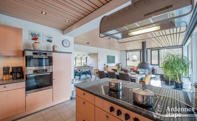 Charmante en ruime vakantiewoning met zwembad in Beauraing, Ardennen