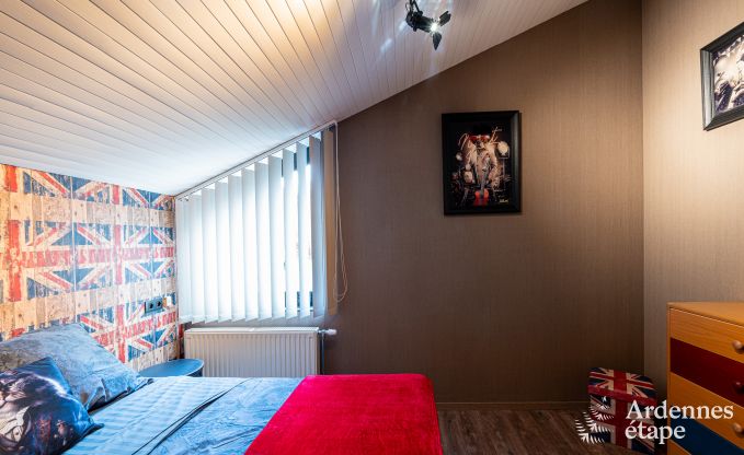 Charmante en ruime vakantiewoning met zwembad in Beauraing, Ardennen