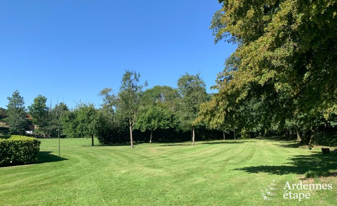 Charmante en ruime vakantiewoning met zwembad in Beauraing, Ardennen