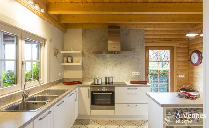 Chalet in Bernister voor 15 personen in de Ardennen