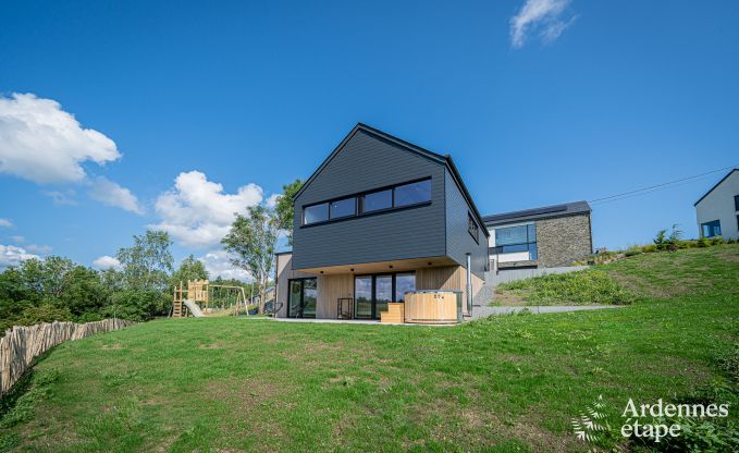 Vakantiehuis in Bertogne voor 6 personen met priv�tuin en hottub