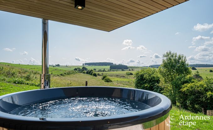Vakantiehuis in Bertogne voor 6 personen met priv�tuin en hottub