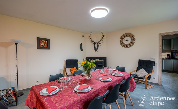 Gezinsvriendelijk vakantiehuis voor 8 personen en 2 honden in Jehonville