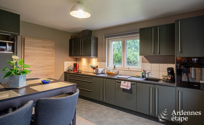 Gezinsvriendelijk vakantiehuis voor 8 personen en 2 honden in Jehonville