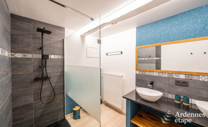 Comfortabel vakantiehuis met binnenzwembad in Bertrix, Ardennen