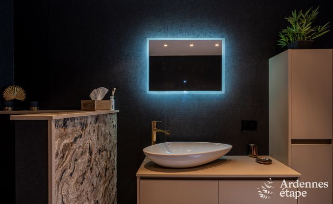 Comfortabel vakantiehuis met binnenzwembad in Bertrix, Ardennen