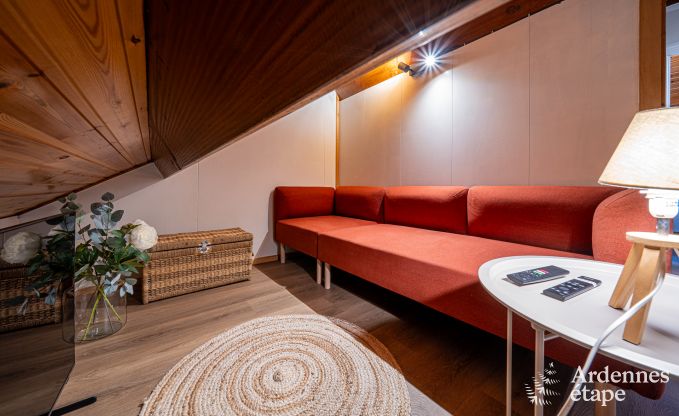 Authentieke chalet voor 8 personen in Bi�vre met 4 slaapkamers, houtkachel, hottub, priv�tuin en fietsenstalling