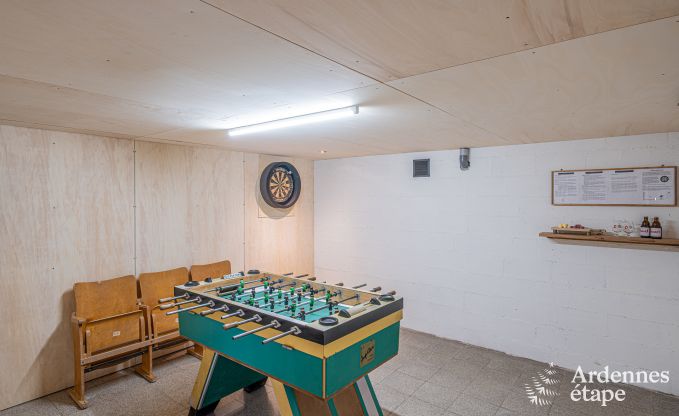 Authentieke chalet voor 8 personen in Bi�vre met 4 slaapkamers, houtkachel, hottub, priv�tuin en fietsenstalling