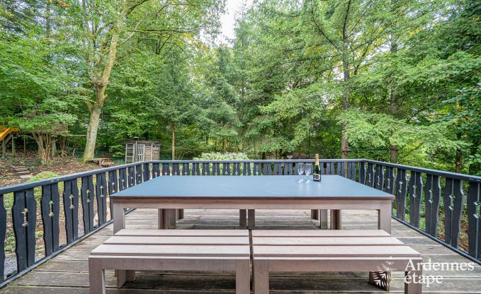 Authentieke chalet voor 8 personen in Bi�vre met 4 slaapkamers, houtkachel, hottub, priv�tuin en fietsenstalling