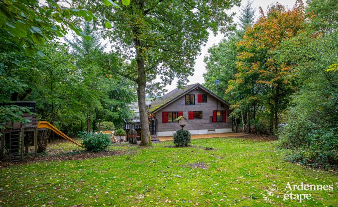 Authentieke chalet voor 8 personen in Bi�vre met 4 slaapkamers, houtkachel, hottub, priv�tuin en fietsenstalling