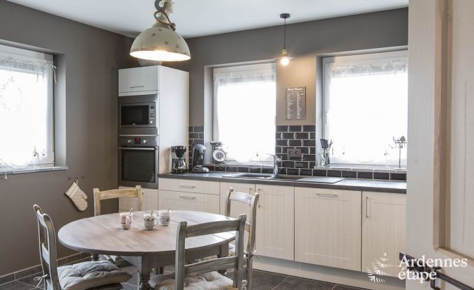 Luxe villa in Bi�vre voor 9 personen in de Ardennen
