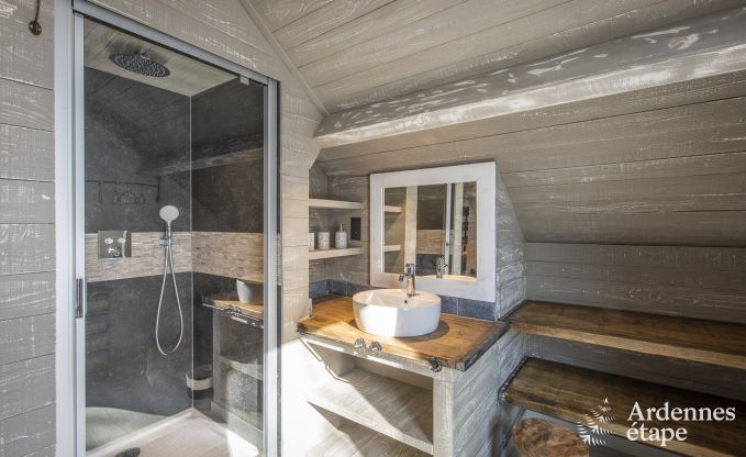 Luxe villa in Bi�vre voor 8 personen in de Ardennen