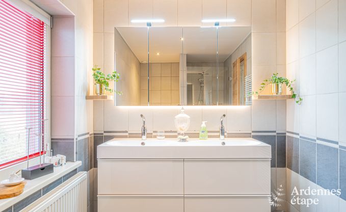 Vakantiewoning met zwembad in Bi�vre, Ardennen