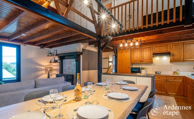 Authentieke chalet voor 8 personen in Bi�vre met 4 slaapkamers, houtkachel, hottub, priv�tuin en fietsenstalling