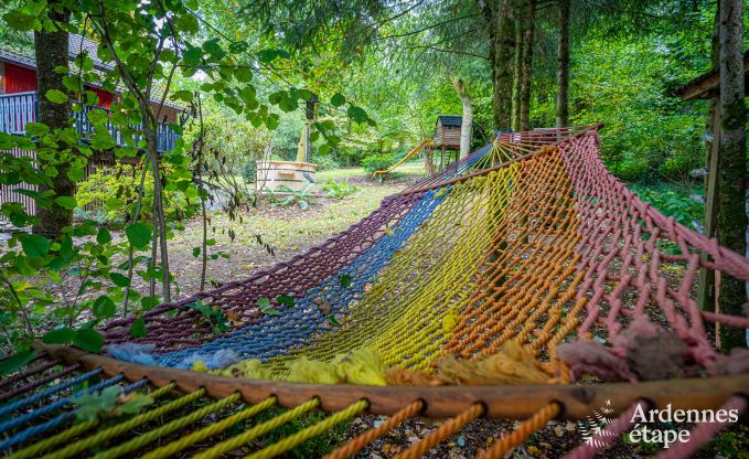 Authentieke chalet voor 8 personen in Bi�vre met 4 slaapkamers, houtkachel, hottub, priv�tuin en fietsenstalling