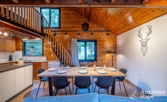 Authentieke chalet voor 8 personen in Bi�vre met 4 slaapkamers, houtkachel, hottub, priv�tuin en fietsenstalling