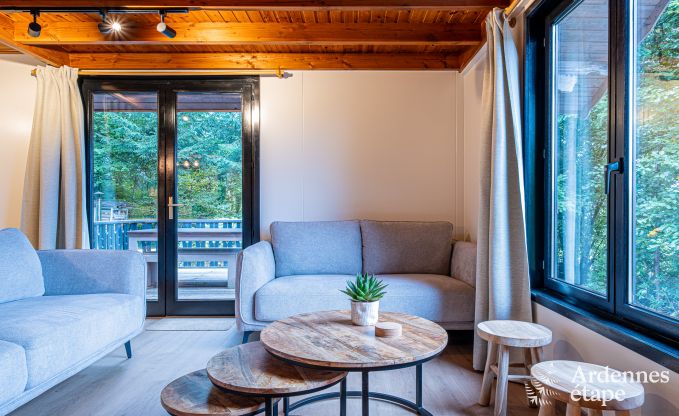 Authentieke chalet voor 8 personen in Bi�vre met 4 slaapkamers, houtkachel, hottub, priv�tuin en fietsenstalling