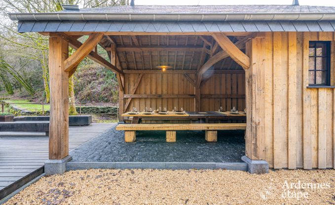 Luxe villa in Bi�vre voor 16 personen in de Ardennen
