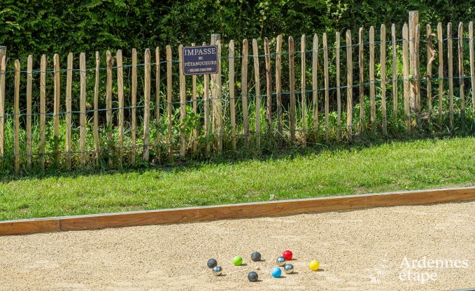 Vakantiehuis in Bi�vre voor 7 personen met 4 slaapkamers, kinderspeelruimte, priv�tuin en modern comfort