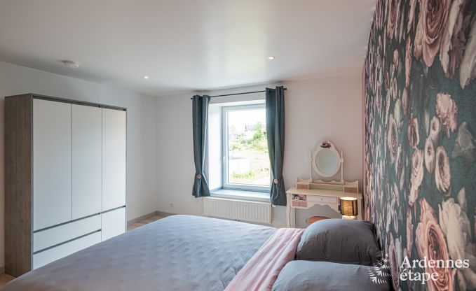 Vakantiehuis in Bi�vre voor 7 personen met 4 slaapkamers, kinderspeelruimte, priv�tuin en modern comfort