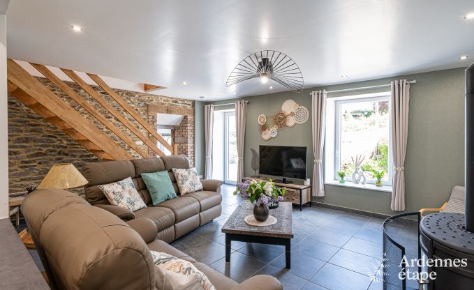 Vakantiehuis in Bi�vre voor 7 personen met 4 slaapkamers, kinderspeelruimte, priv�tuin en modern comfort